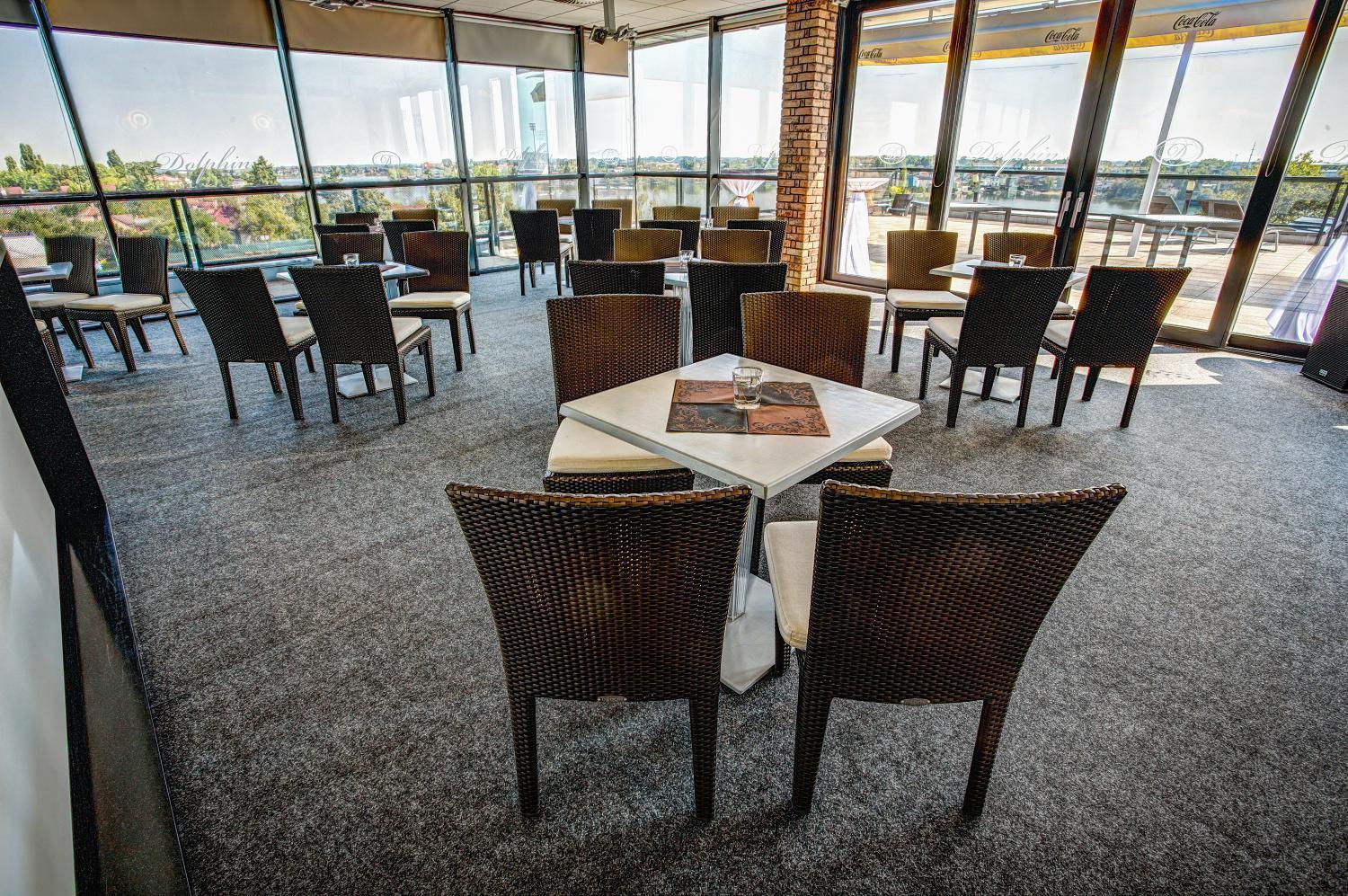 Hotel Dolphin - Adult Friendly Сенец Экстерьер фото
